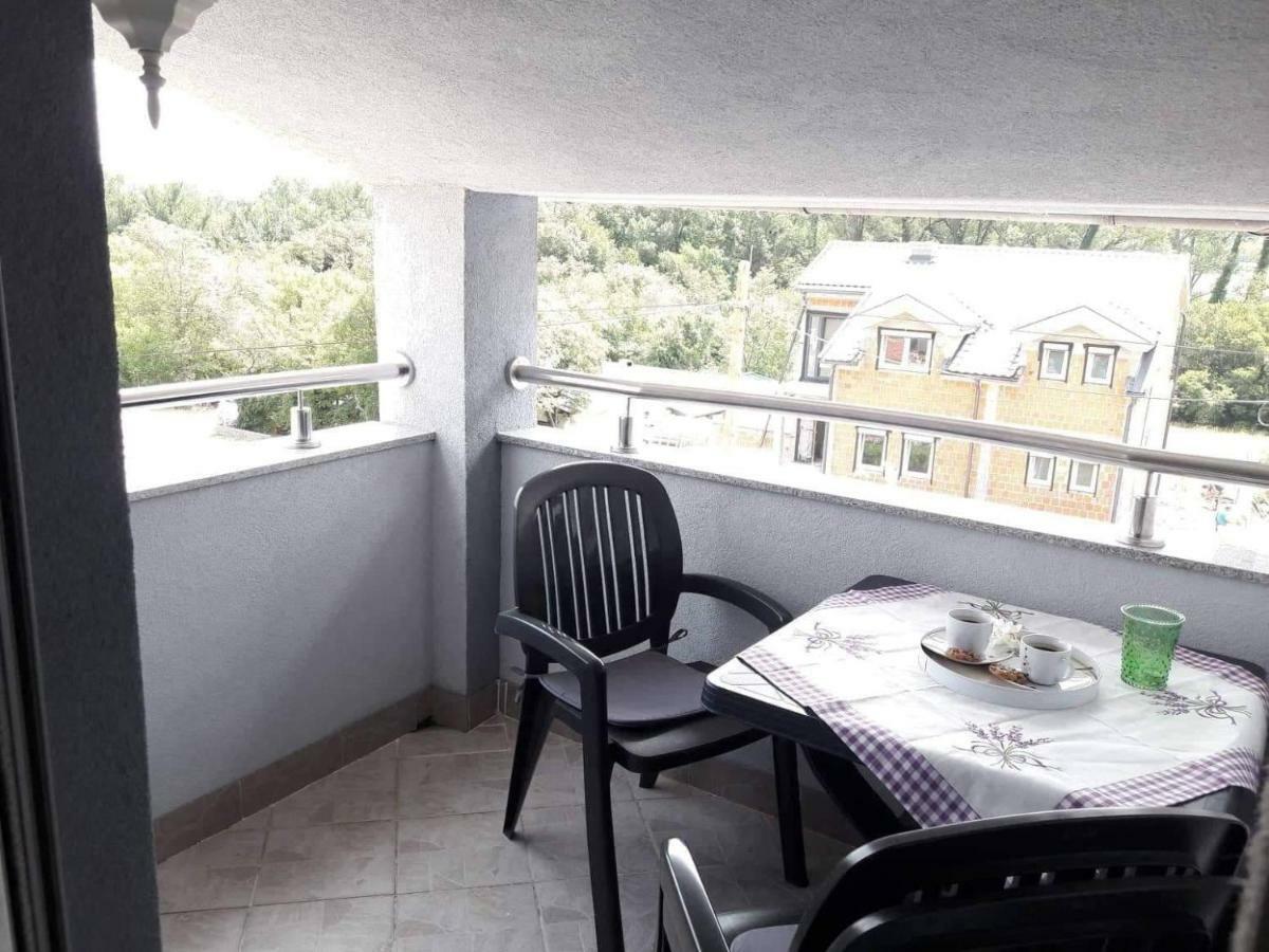 Apartments Nevistic Tribalj  Ngoại thất bức ảnh