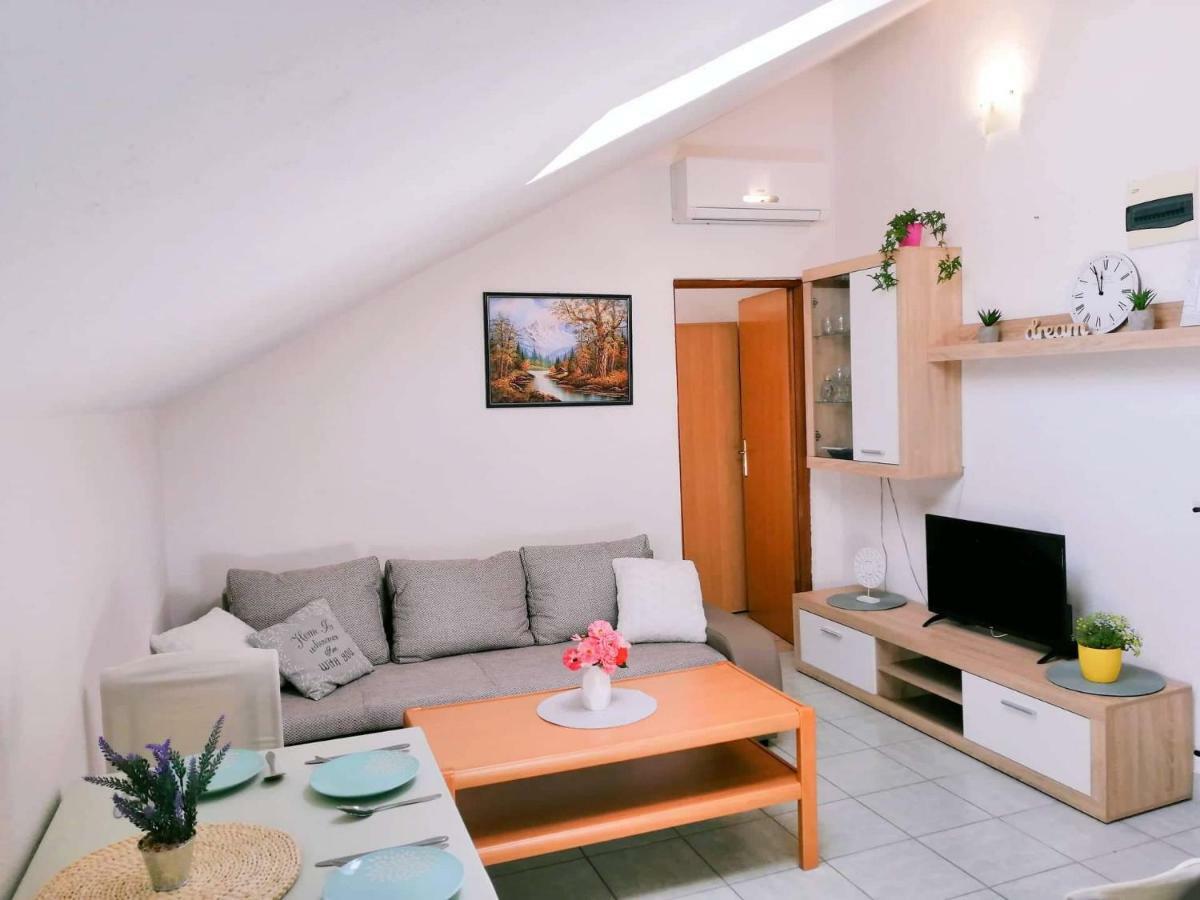 Apartments Nevistic Tribalj  Ngoại thất bức ảnh